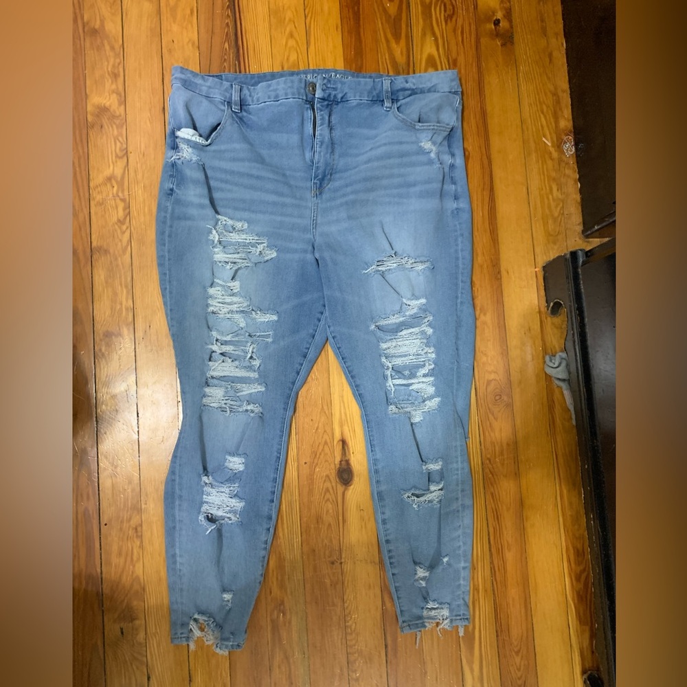 American Eagle Distressed Jeans